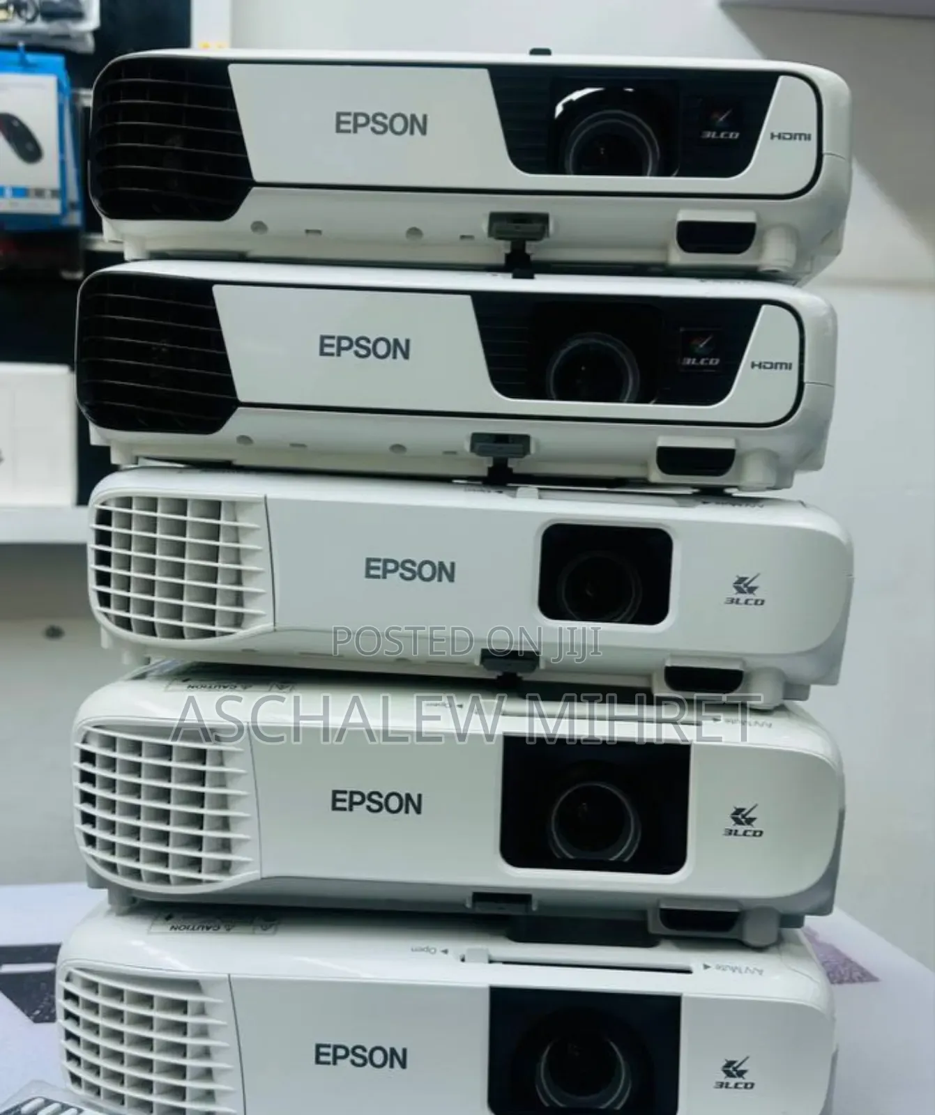 Brand New Epson Projector 
Has Remote