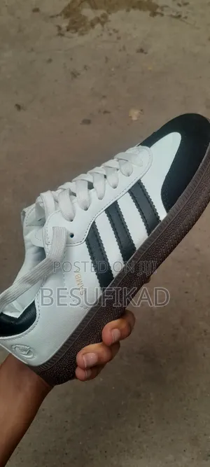Adidas , Samba