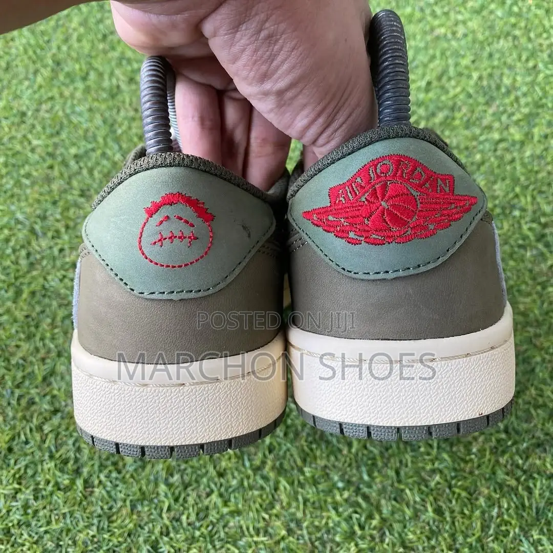 Nike Air Jordan 1 Low Travis Scott "Black / Sail / Mocha"