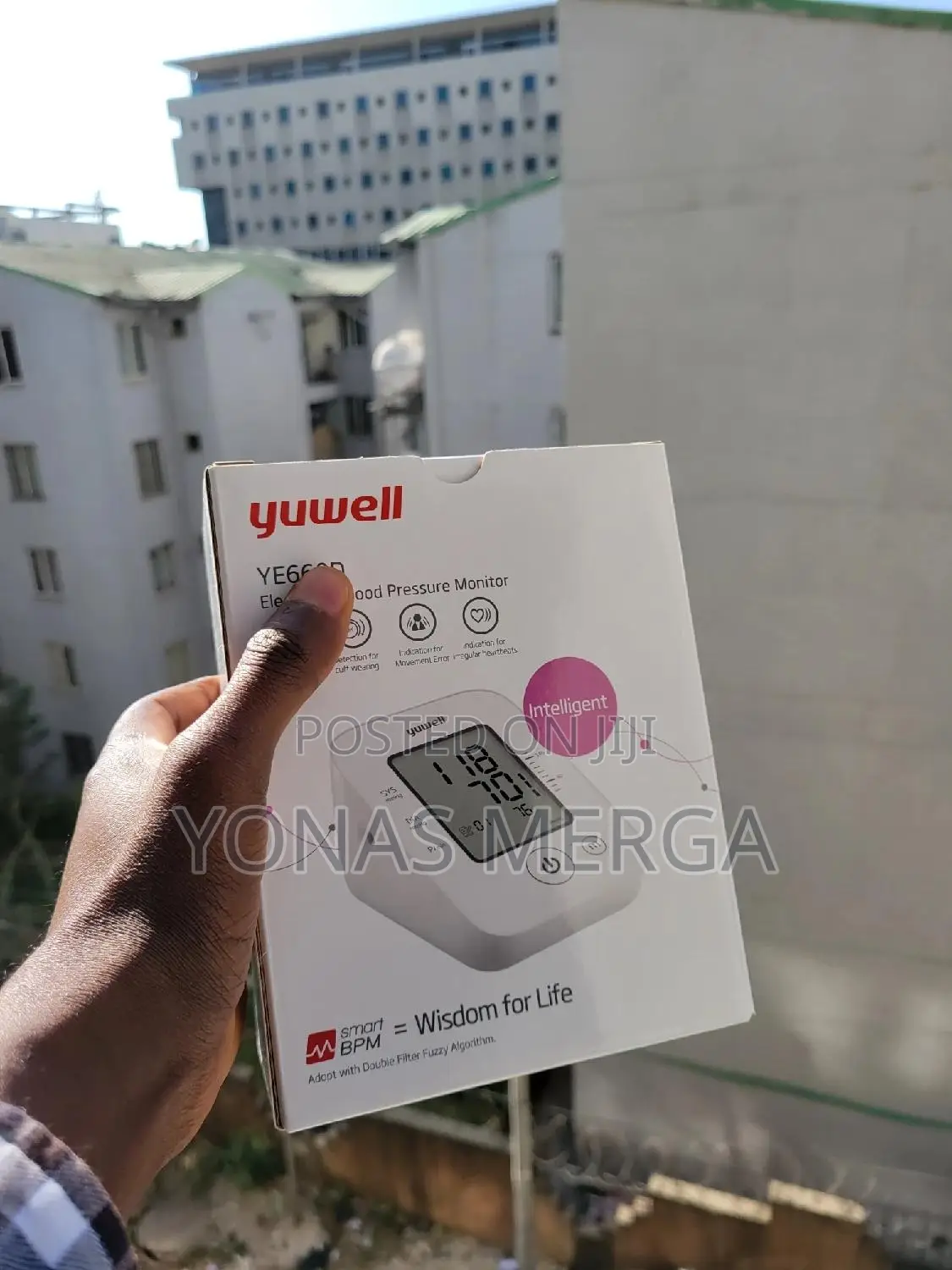 Blood Pressure Monitor罩峥bpm=Electricity Connection+ Batteries Included