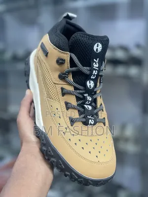 Timberland Mid-Top Outdoor Shoes