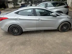 Hyundai Elantra SE 4dr Sedan (1.8L 4cyl 6A) 2015 Silver