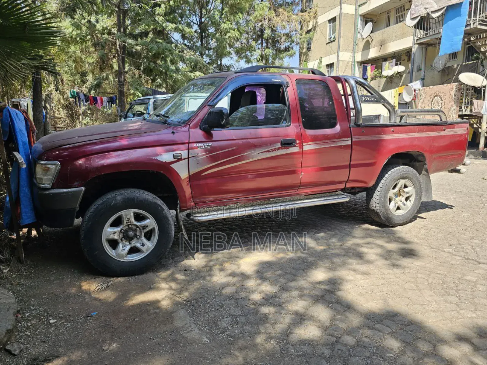 Toyota Hilux 2000 Red