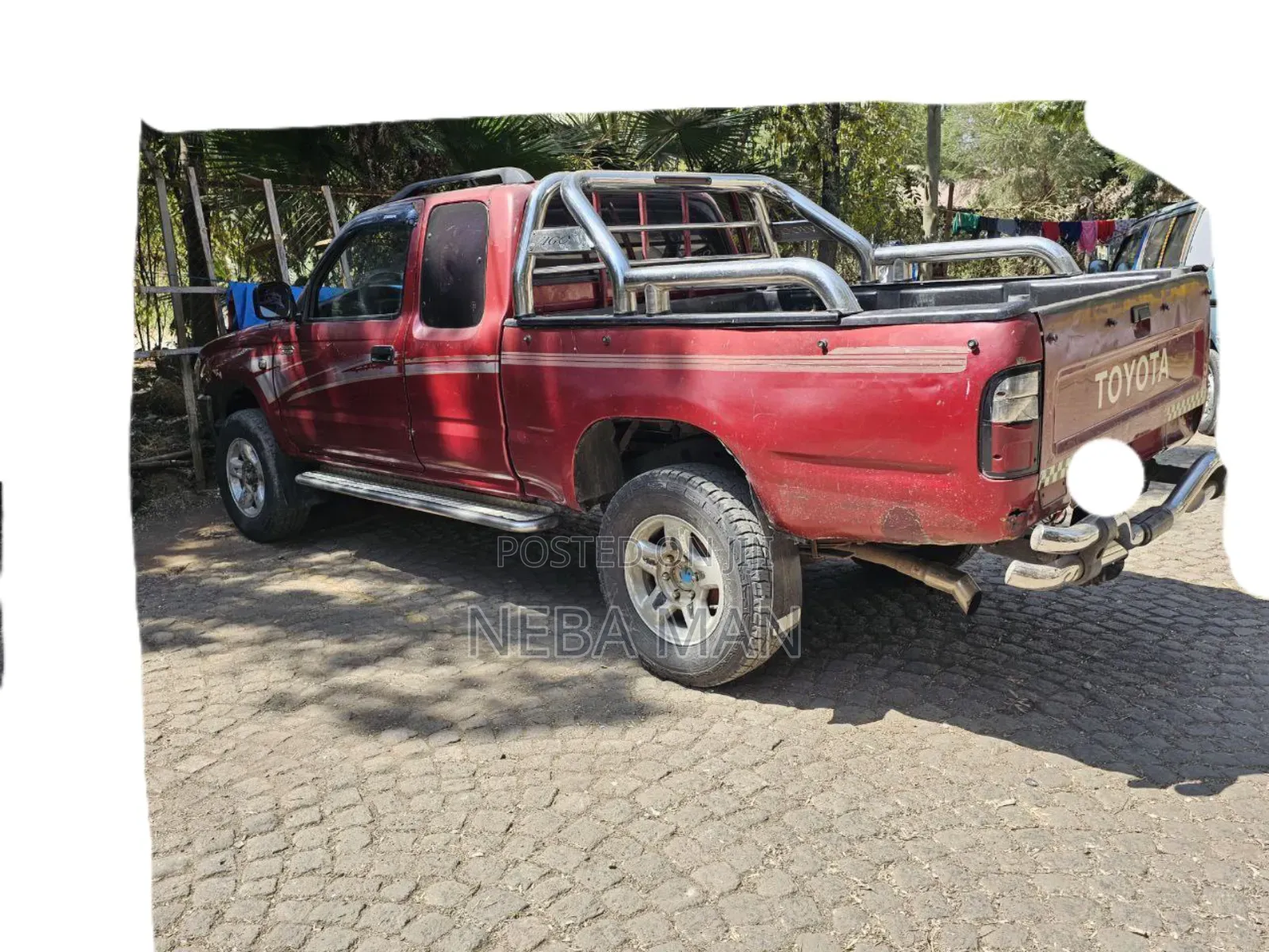 Toyota Hilux 2000 Red