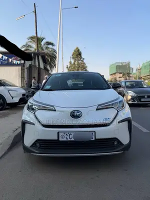 Toyota C-HR 2023 White