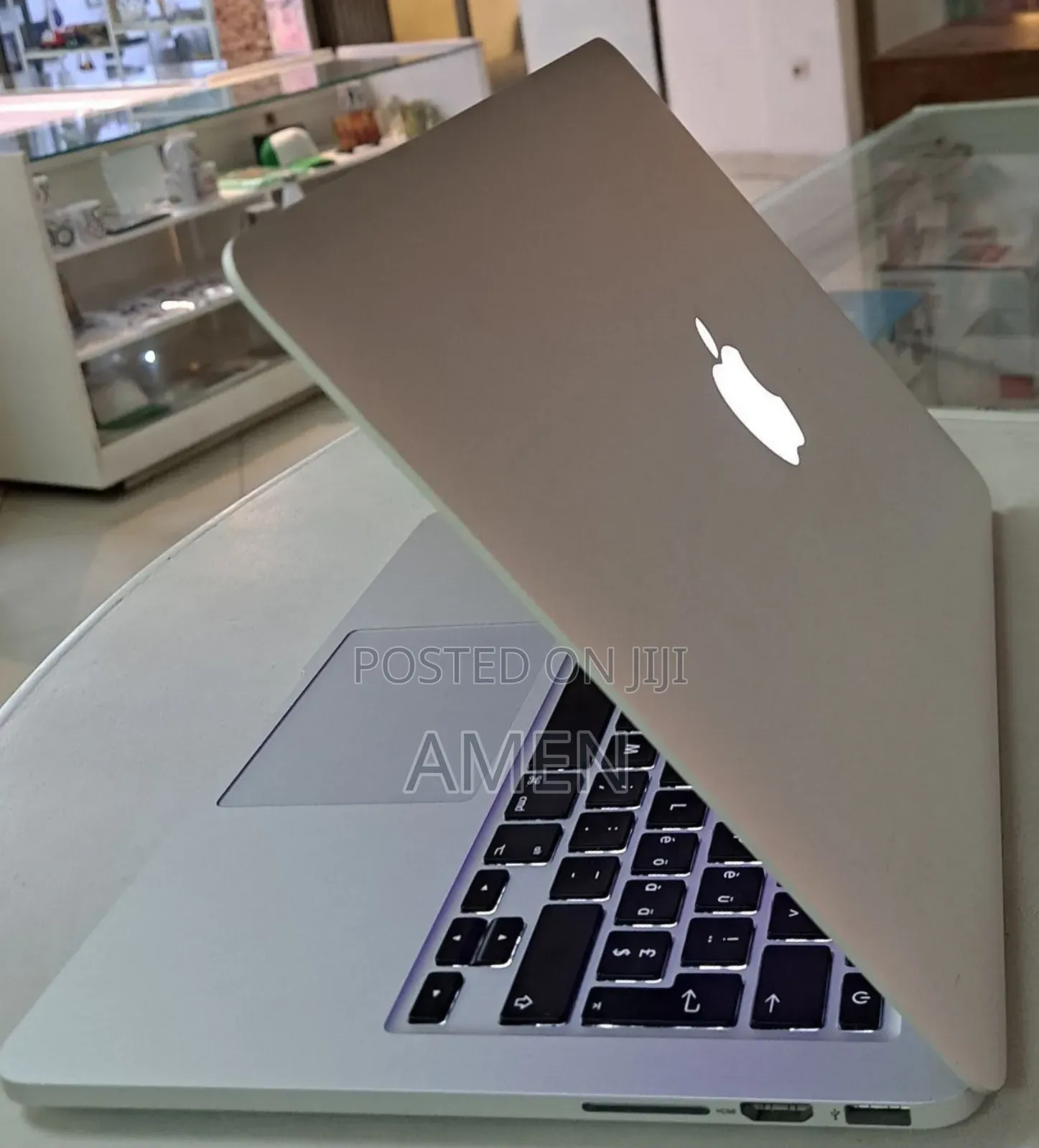 New Laptop Apple MacBook 2015 8GB Intel Core I5 SSD 256GB