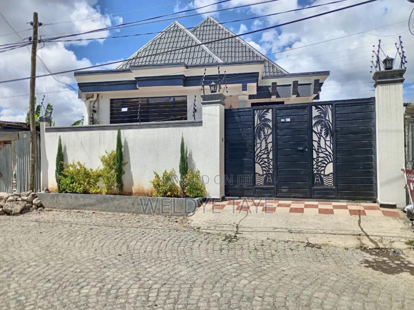 Furnished 5bdrm House in Bole for sale