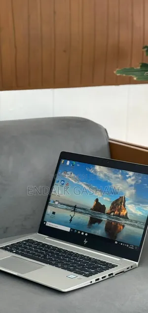 New Laptop HP EliteBook 830 8GB Intel Core I5 SSD 256GB