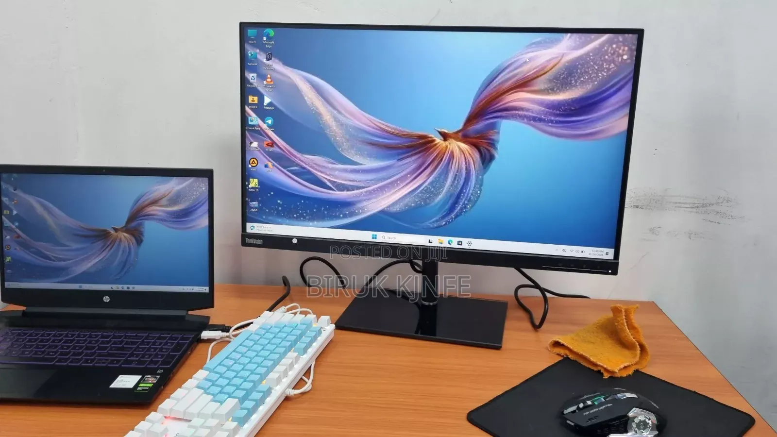 27 Inch Screen With Its Own Sound System