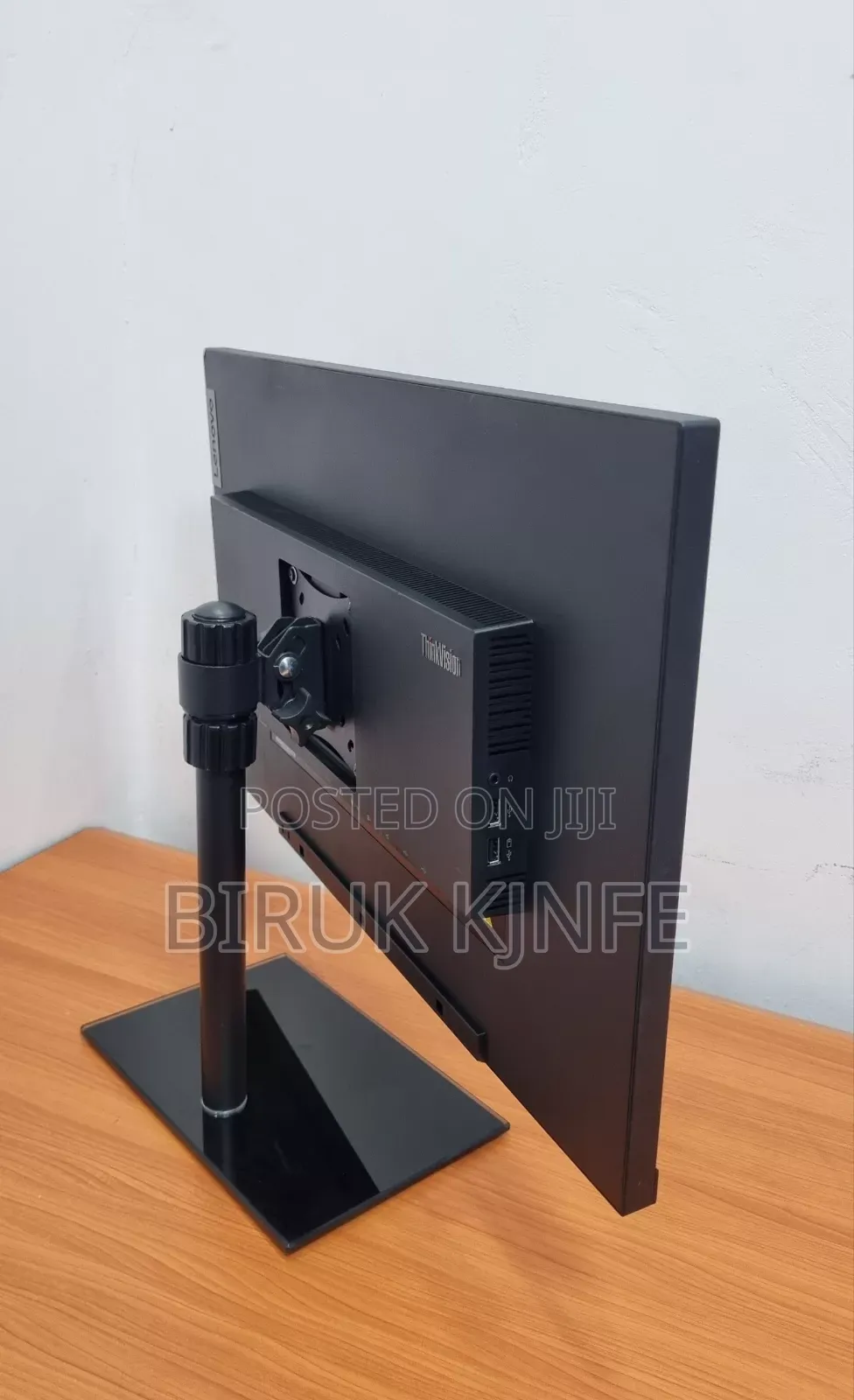 27 Inch Screen With Its Own Sound System