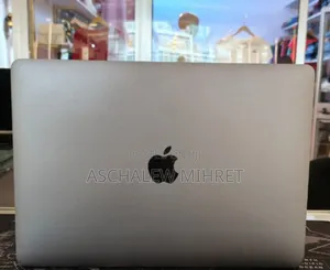 New Laptop Apple MacBook Pro 2017 8GB Intel Core I5 SSD 128GB