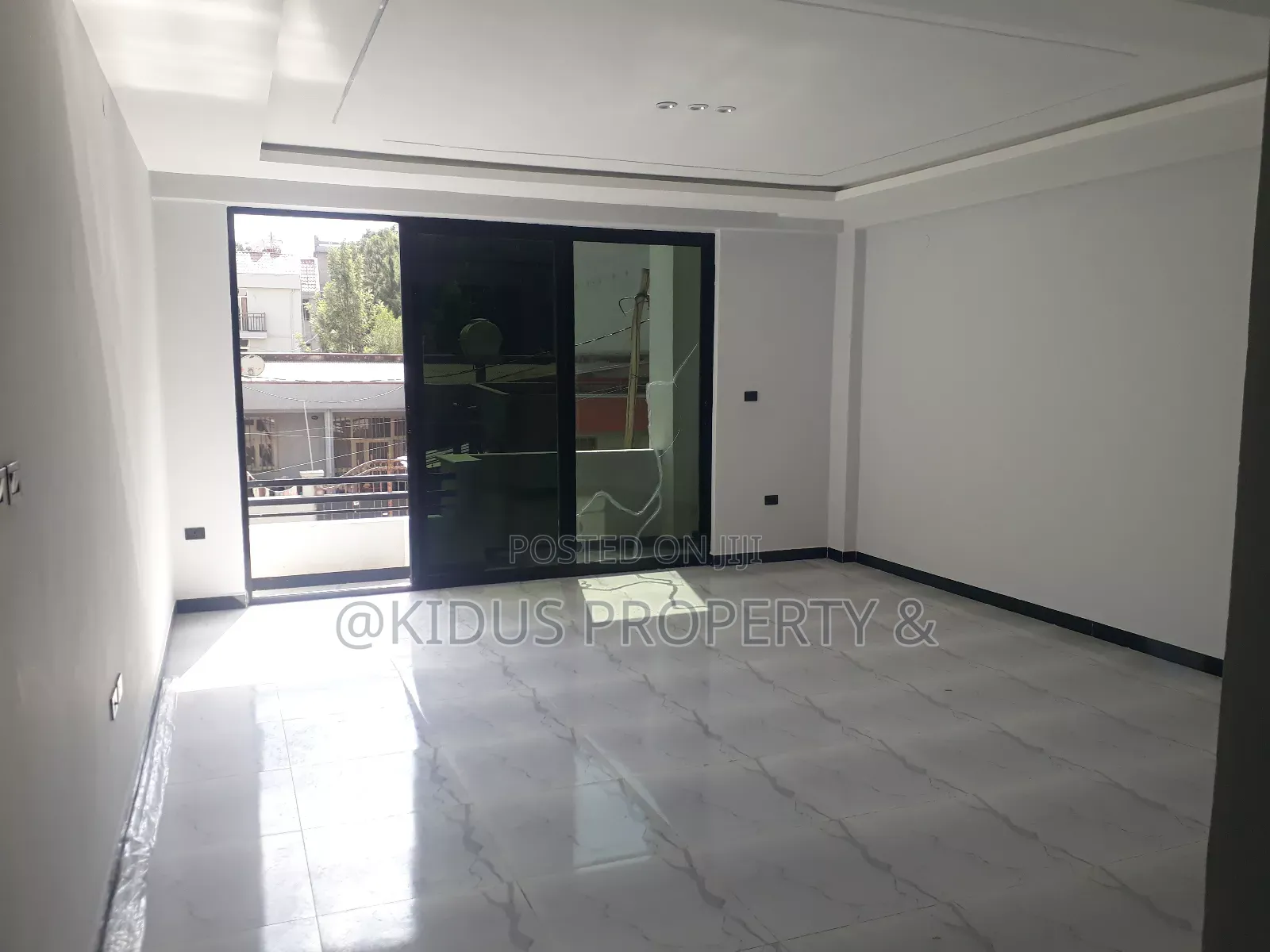 4bdrm Apartment in Lebu Medehaniyalem, Nifas Silk-Lafto for rent