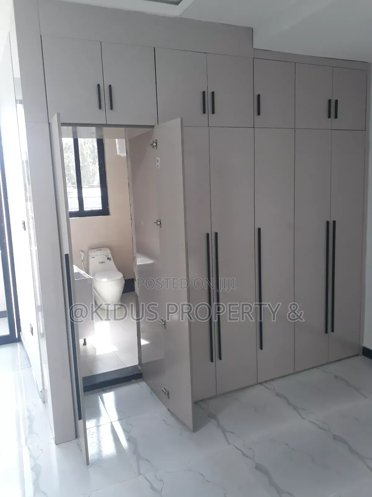 4bdrm Apartment in Lebu Medehaniyalem, Nifas Silk-Lafto for rent