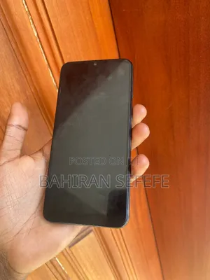 Photo - Samsung Galaxy A40 64 GB Black