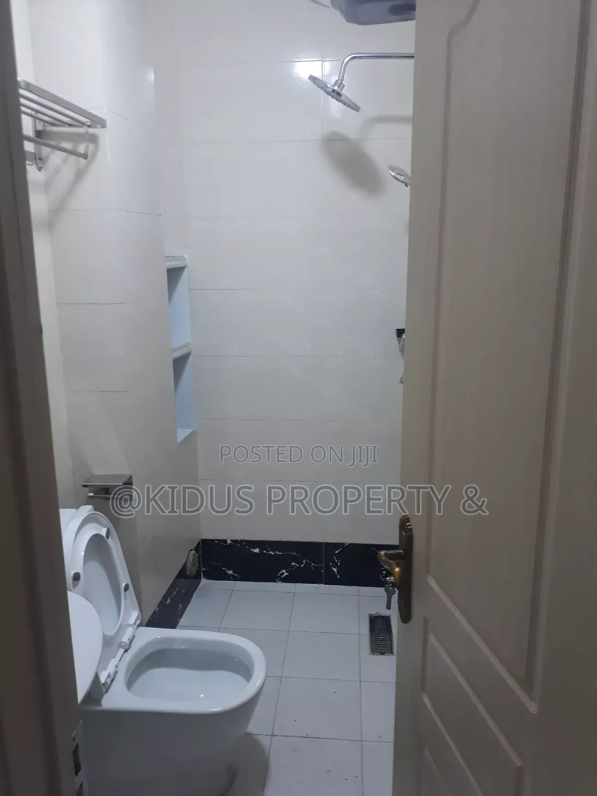 4bdrm Apartment in Lebu Medehaniyalem, Nifas Silk-Lafto for rent