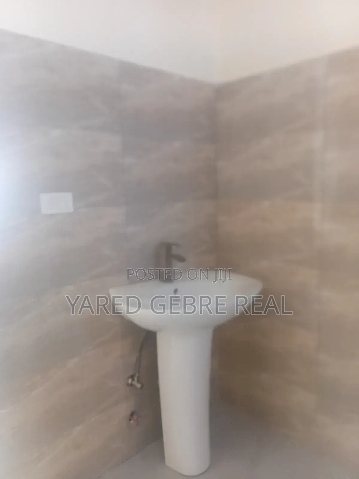 Furnished 3bdrm Apartment in ማሠሮ ሪል እስቴት, Yeka for sale