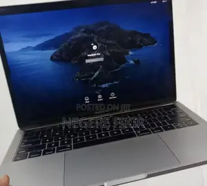 New Laptop Apple MacBook Pro 2017 8GB Intel Core I5 SSD 128GB