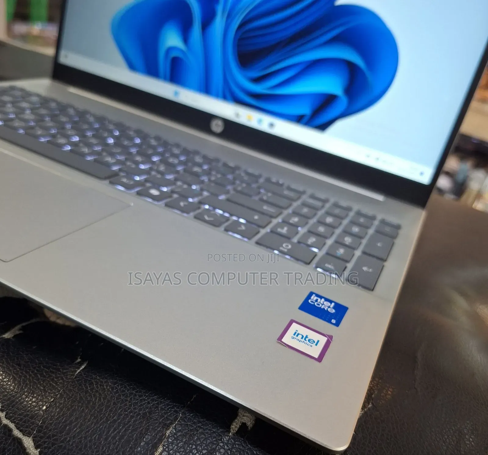 New Laptop HP Spectre 16GB Intel Core 5 SSD 1T