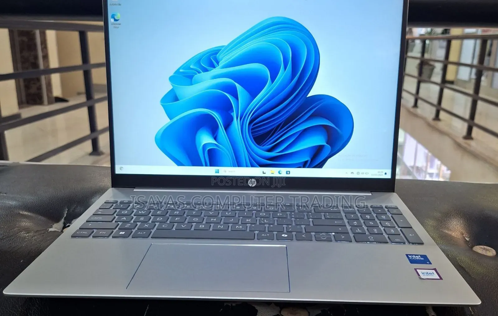 New Laptop HP Spectre 16GB Intel Core 5 SSD 1T
