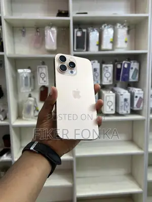 Photo - Apple iPhone 13 Pro 256 GB Gold