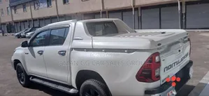 Toyota Hilux 2020 White