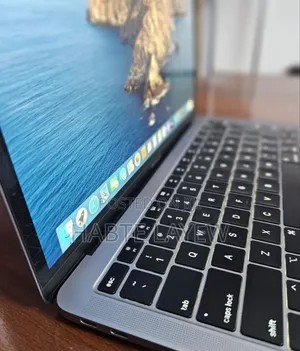 New Laptop Apple MacBook Air 2019 8GB Intel Core I5 SSD 128GB