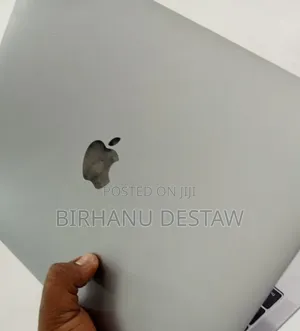 New Laptop Apple MacBook Pro 2017 8GB Intel Core I5 SSD 128GB