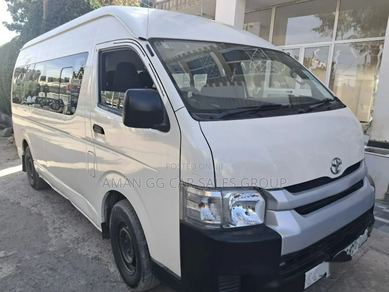 Toyota HiAce 2015 White