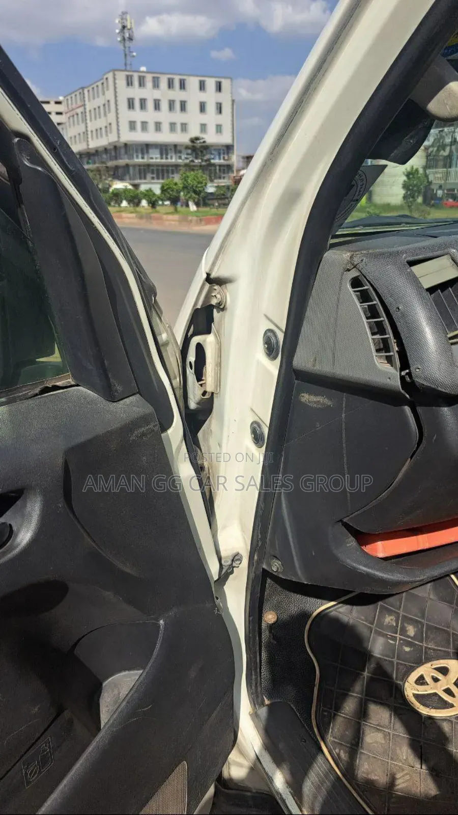 Toyota HiAce 2007 White