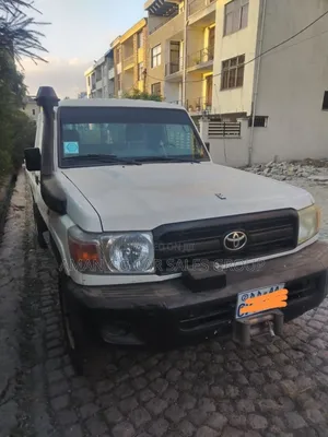 Photo - Toyota Land Cruiser 2011 White