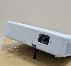 Photo - Brand New Epson Projector Co-W01