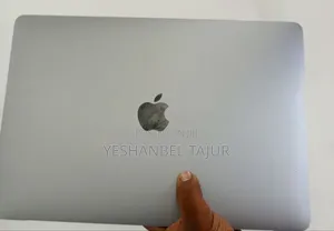 New Laptop Apple MacBook Pro 2017 8GB Intel Core I5 SSD 128GB