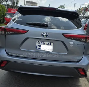 Toyota Highlander Hybrid 2023 Gray