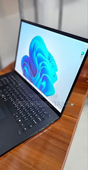 New Laptop LG Gram 15.6 16GB Intel Core I7 SSD 1T