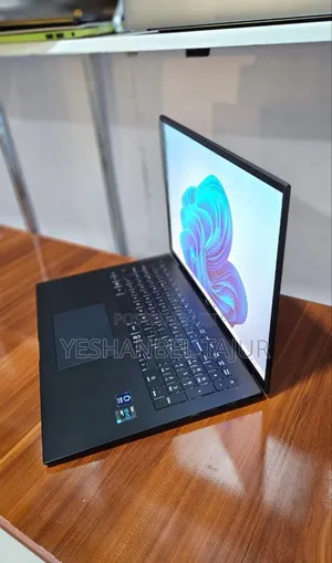 New Laptop LG Gram 15.6 16GB Intel Core I7 SSD 1T