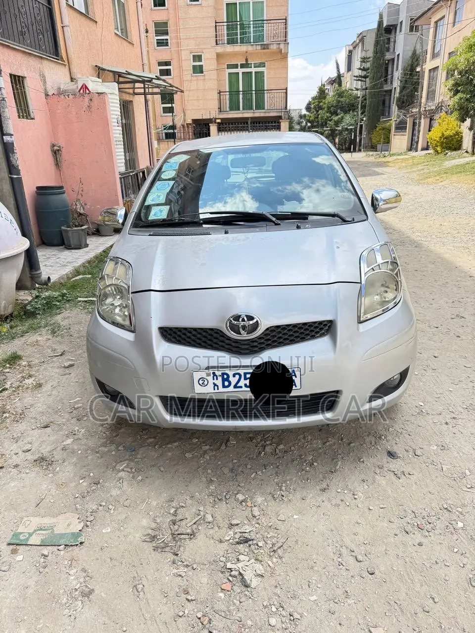 Toyota Yaris Base Hatchback 3dr 2010 Silver