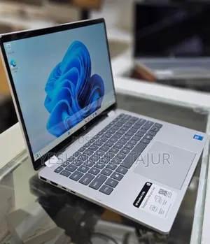 New Laptop HP OmniBook 5 14" 16GB Intel Core I7 SSD 1T