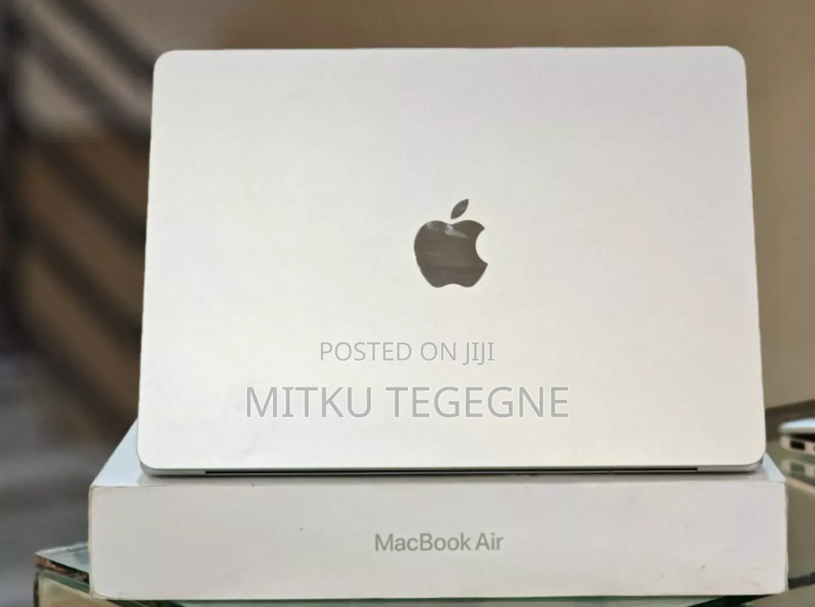 New Laptop Apple MacBook Air 2025 M4 13-Inch 16GB Apple M4 SSD 256GB