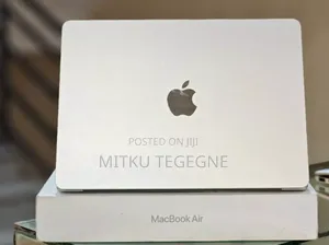 New Laptop Apple MacBook Air 2025 M4 13-Inch 16GB Apple M4 SSD 256GB