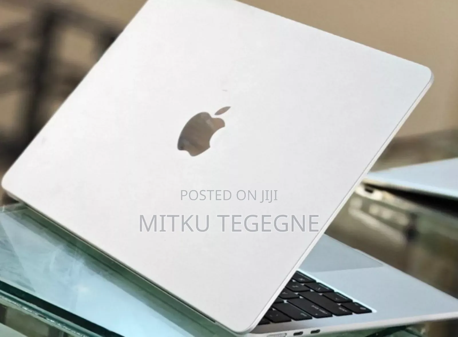 New Laptop Apple MacBook Air 2025 M4 13-Inch 16GB Apple M4 SSD 256GB