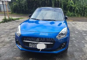 Photo - Suzuki Swift 2023 Blue