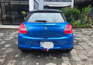 Suzuki Swift 2023 Blue