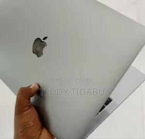 New Laptop Apple MacBook Pro 2017 8GB Intel Core I5 SSD 128GB