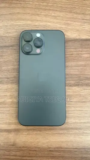 Photo - Apple iPhone 14 Pro Max 128 GB Black