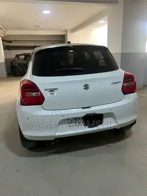 Suzuki Swift 2022 White