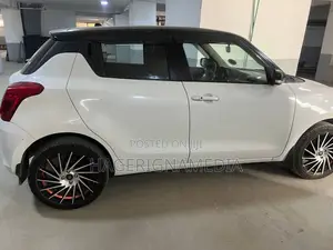 Suzuki Swift 2022 White