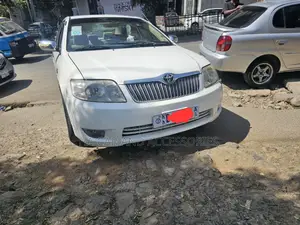 Photo - Toyota Corolla Sedan 2005 White