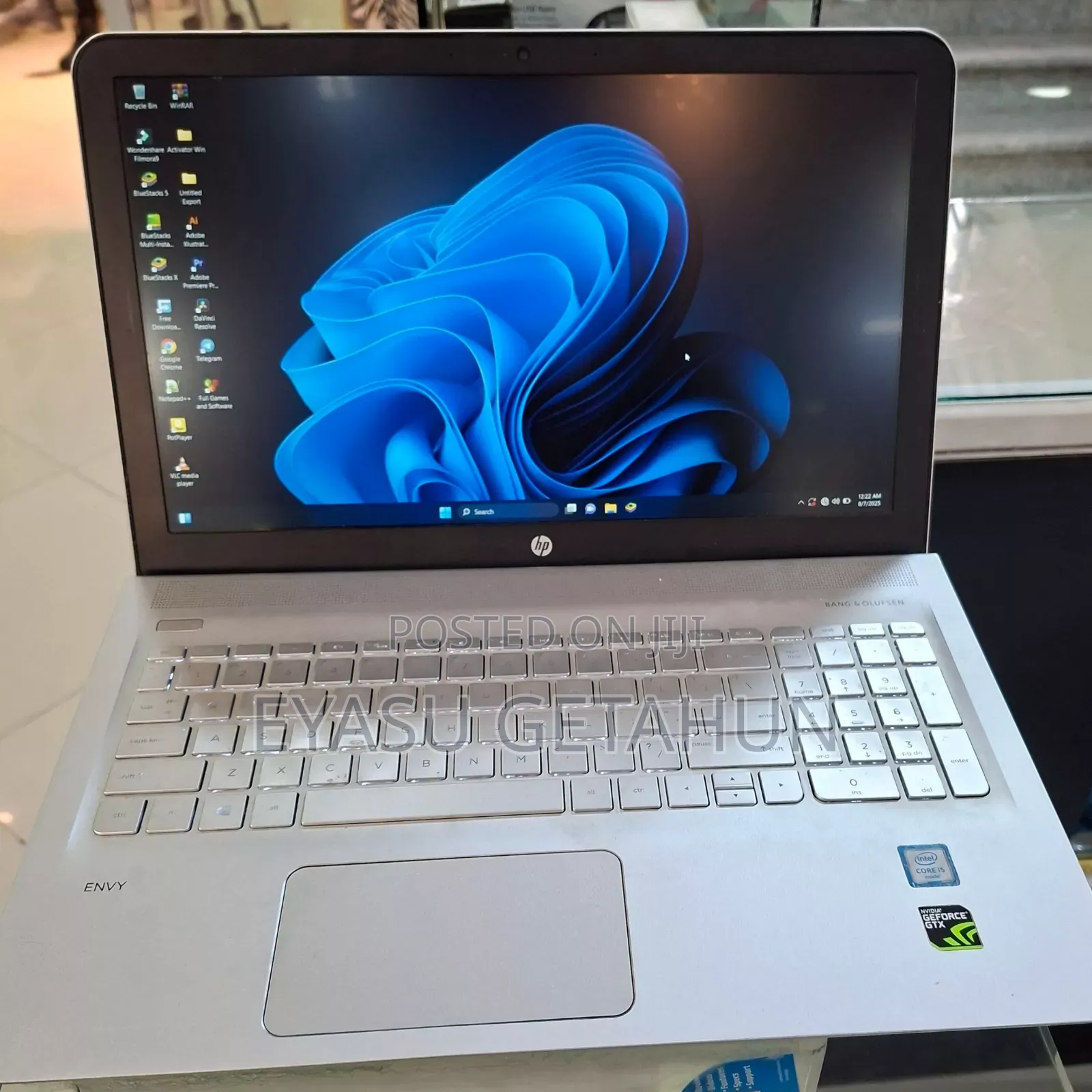 New Laptop HP Envy 13 12GB Intel Core I5 SSD 1T