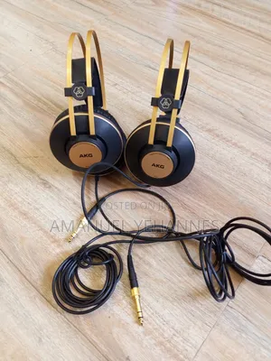 Photo - Akg Closed Back Studio Headphones