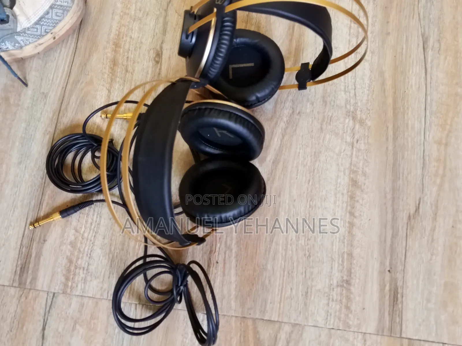 Akg Closed Back Studio Headphones